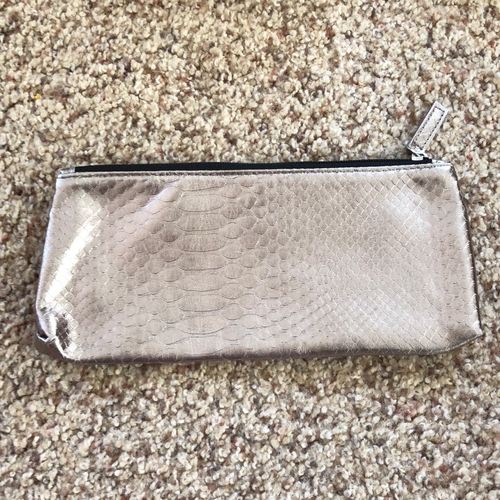Silver pouch - Picture 2 of 3